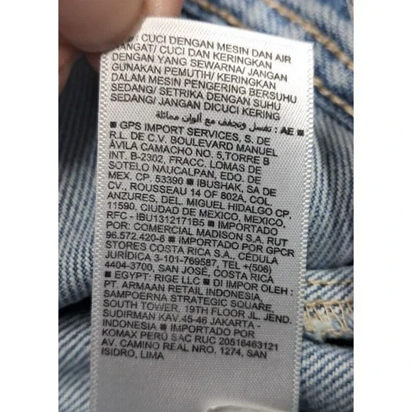 Old Navy Jean Jacket Size Large Boyfriend Distressed Ripped Light Blue Denim - Picture 8 of 13